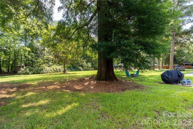 1405 Lakeview Drive, Pineville, NC 28134