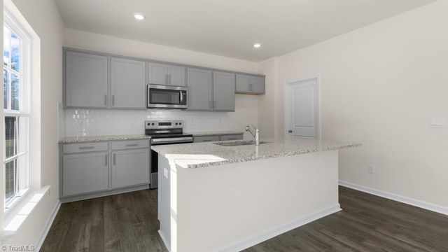 599 Forest Creek Drive, Winston-salem, NC 27107