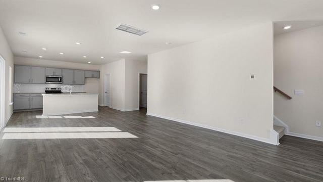 599 Forest Creek Drive, Winston-salem, NC 27107