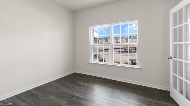 599 Forest Creek Drive, Winston-salem, NC 27107