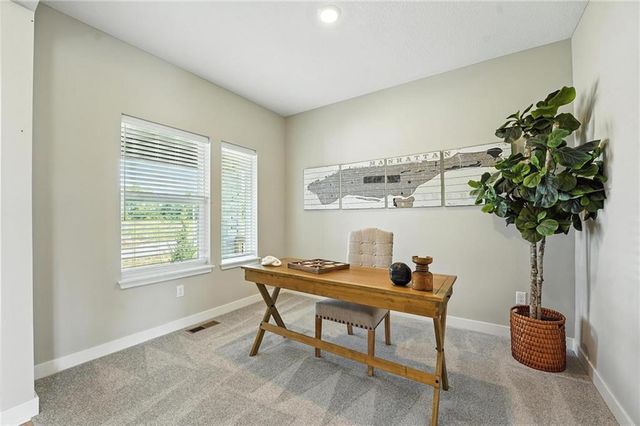 902 SW Bluebird Lane, Oak Grove, MO 64075