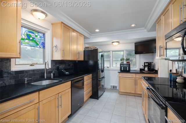 35327 Hathaway Street, Livonia, MI 48150