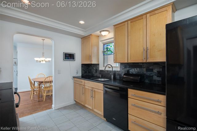 35327 Hathaway Street, Livonia, MI 48150