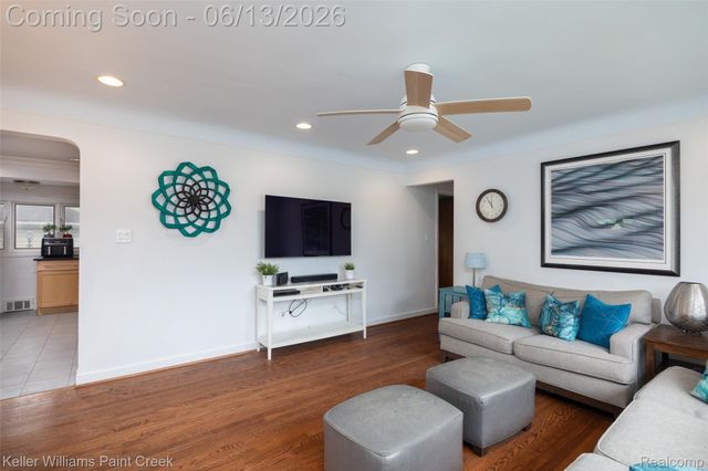35327 Hathaway Street, Livonia, MI 48150
