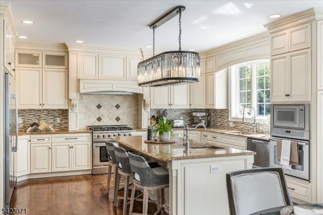 29 Tumble Falls Rd, Kingwood Twp., NJ 08559