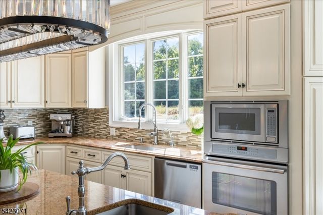 29 Tumble Falls Rd, Kingwood Twp., NJ 08559