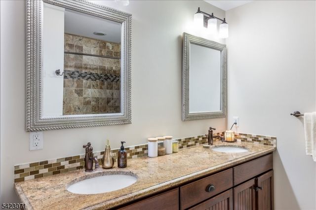 29 Tumble Falls Rd, Kingwood Twp., NJ 08559