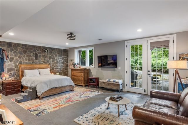 29 Tumble Falls Rd, Kingwood Twp., NJ 08559
