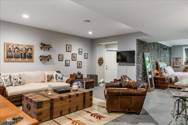 29 Tumble Falls Rd, Kingwood Twp., NJ 08559
