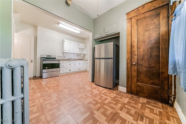 12224 Clifton Boulevard, Cleveland, OH 44107