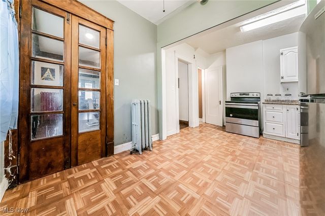 12224 Clifton Boulevard, Cleveland, OH 44107