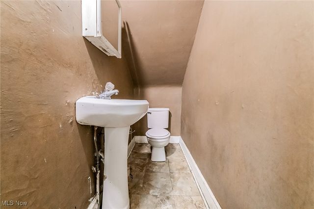 12224 Clifton Boulevard, Cleveland, OH 44107