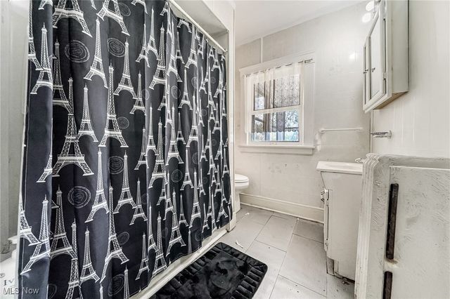 12224 Clifton Boulevard, Cleveland, OH 44107