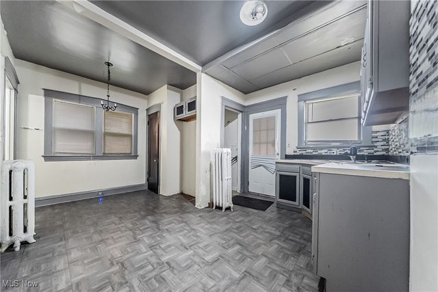 12224 Clifton Boulevard, Cleveland, OH 44107