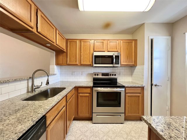 168 Merlin Way, Euless, TX 76039