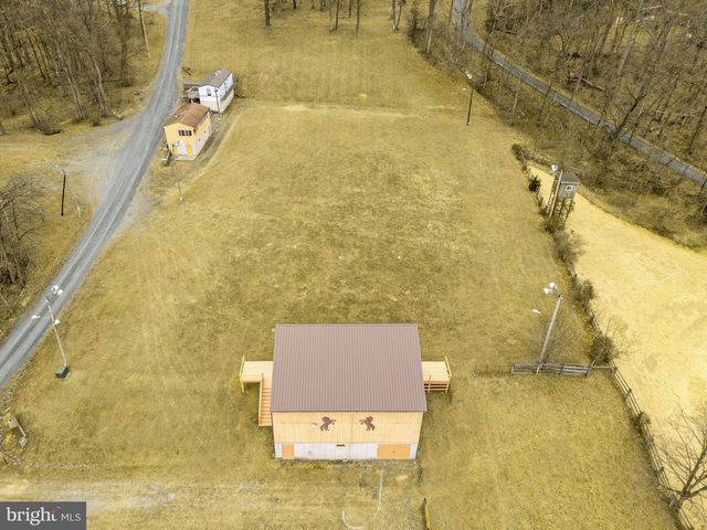 303 BARBEQUE DR, Berkeley Springs, WV 25411