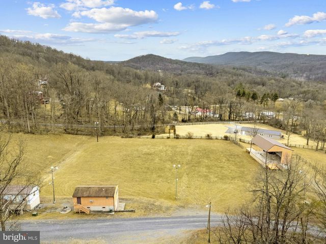 303 BARBEQUE DR, Berkeley Springs, WV 25411