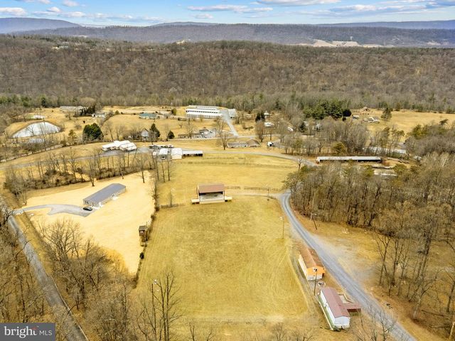 303 BARBEQUE DR, Berkeley Springs, WV 25411