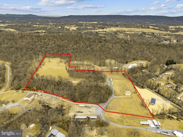 303 BARBEQUE DR, Berkeley Springs, WV 25411