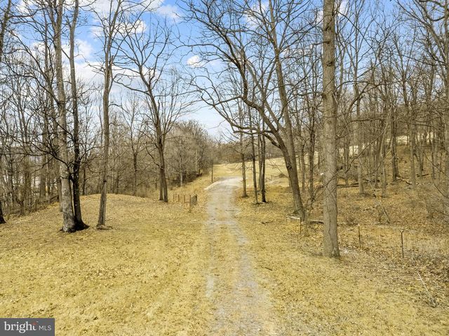 303 BARBEQUE DR, Berkeley Springs, WV 25411