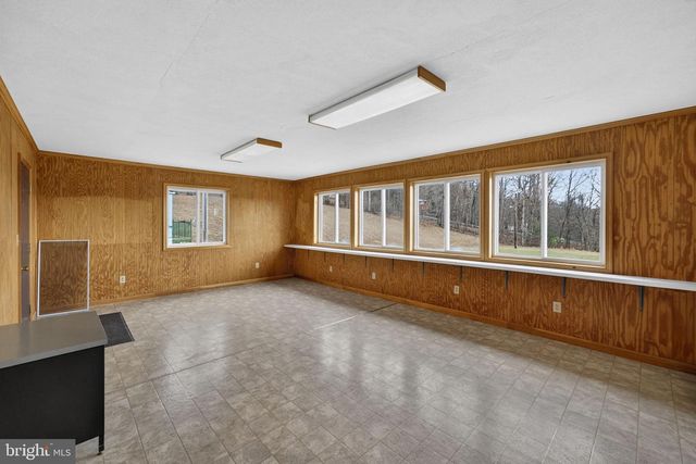 303 BARBEQUE DR, Berkeley Springs, WV 25411
