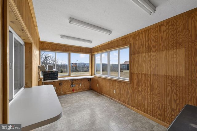 303 BARBEQUE DR, Berkeley Springs, WV 25411