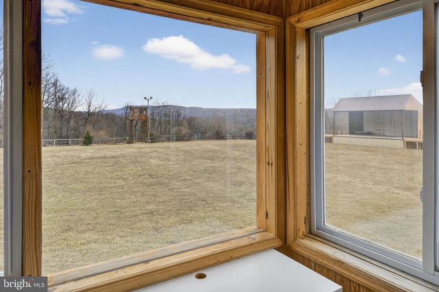 303 BARBEQUE DR, Berkeley Springs, WV 25411
