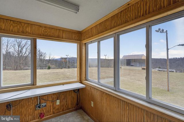 303 BARBEQUE DR, Berkeley Springs, WV 25411