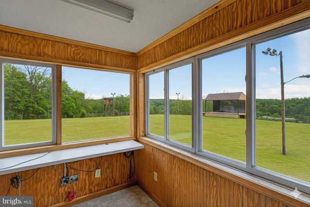 303 BARBEQUE DR, Berkeley Springs, WV 25411