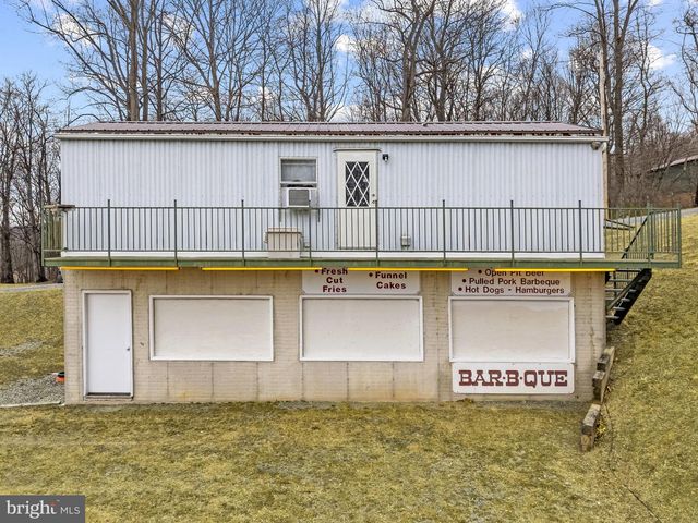 303 BARBEQUE DR, Berkeley Springs, WV 25411