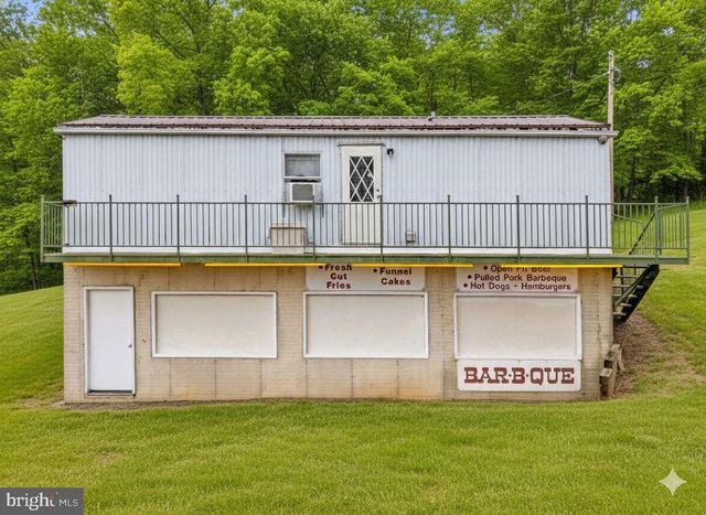 303 BARBEQUE DR, Berkeley Springs, WV 25411
