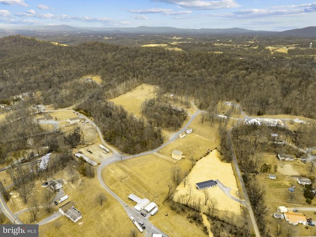 303 BARBEQUE DR, Berkeley Springs, WV 25411