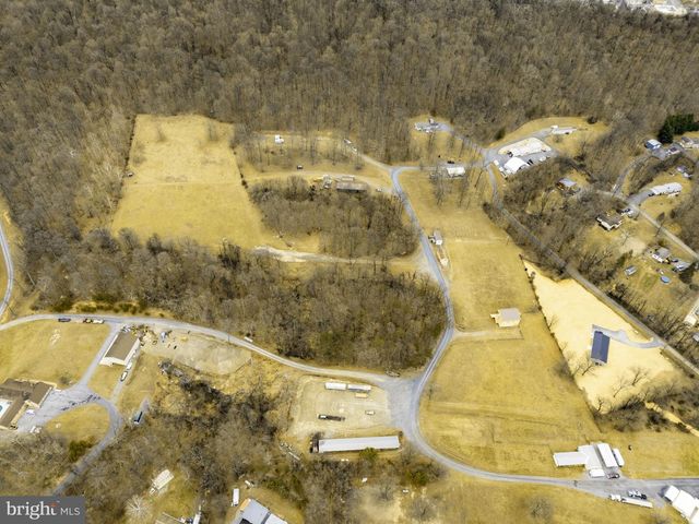 303 BARBEQUE DR, Berkeley Springs, WV 25411
