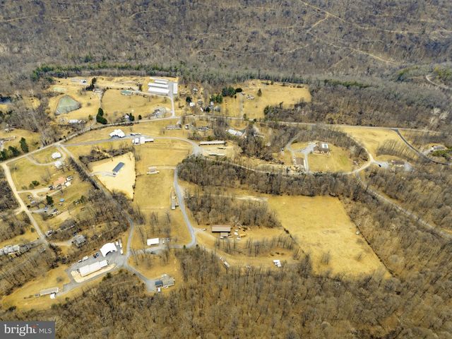 303 BARBEQUE DR, Berkeley Springs, WV 25411