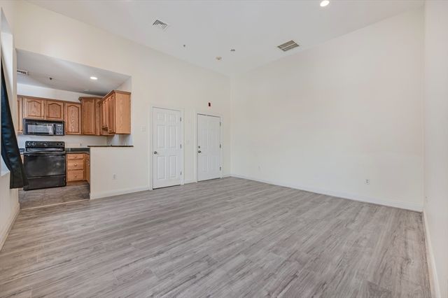 7 Central Square 306, Lynn, MA 01901