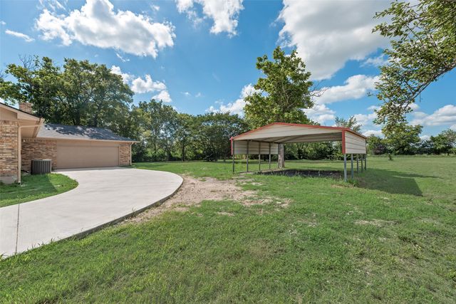 302 County Road 3320, Greenville, TX 75402