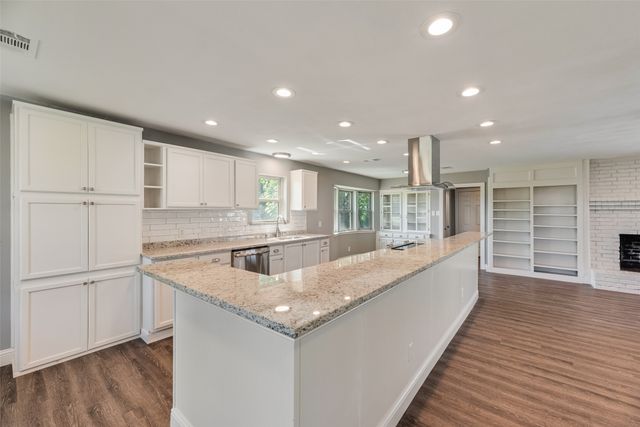 302 County Road 3320, Greenville, TX 75402