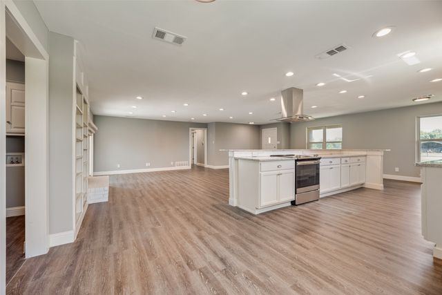 302 County Road 3320, Greenville, TX 75402