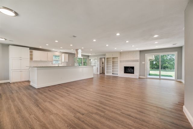 302 County Road 3320, Greenville, TX 75402