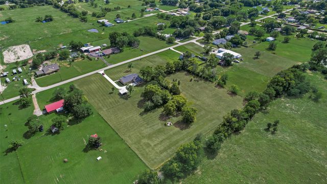 302 County Road 3320, Greenville, TX 75402