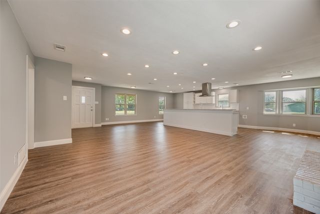 302 County Road 3320, Greenville, TX 75402