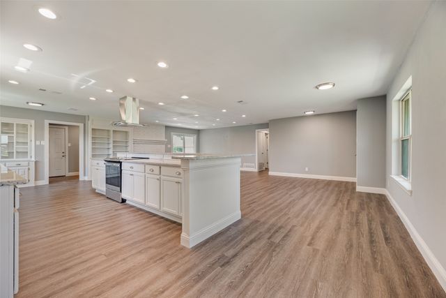 302 County Road 3320, Greenville, TX 75402