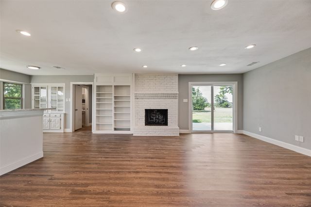 302 County Road 3320, Greenville, TX 75402