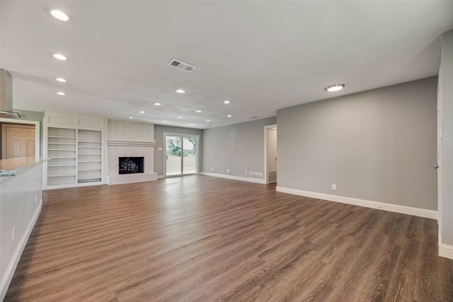 302 County Road 3320, Greenville, TX 75402