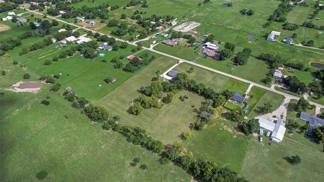 302 County Road 3320, Greenville, TX 75402