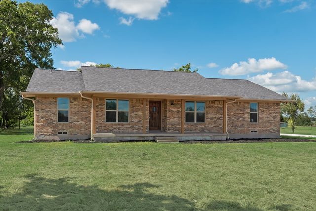 302 County Road 3320, Greenville, TX 75402
