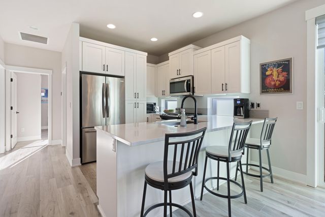 3859 NE Oakside Lp, Bend, OR 97701