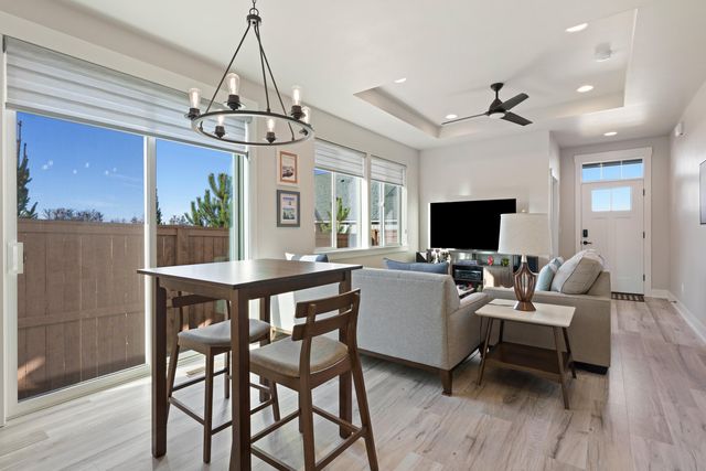 3859 NE Oakside Lp, Bend, OR 97701