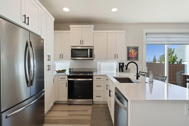 3859 NE Oakside Lp, Bend, OR 97701