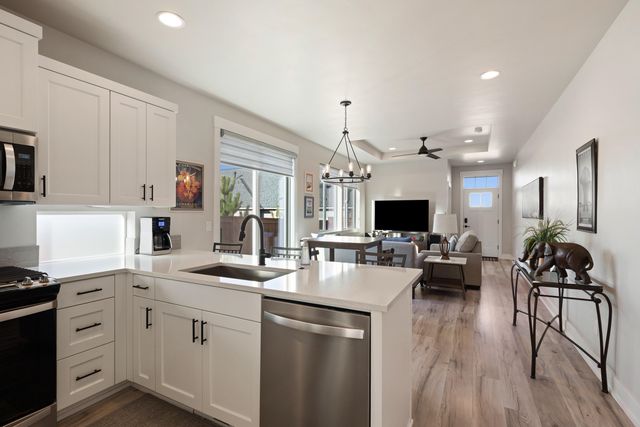 3859 NE Oakside Lp, Bend, OR 97701